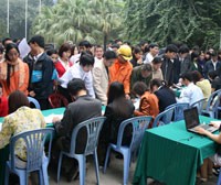 Làm hồ sơ bốc thăm mua nhà tại dự án thu nhập thấp Ngô Thì Nhậm, Hà Đông