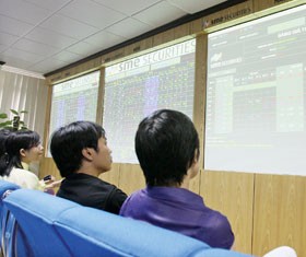 Lâu nay, các NĐT chỉ có thể “giao dịch chui” khi KL99 là cổng game giải trí trực tuyến hàng đầu hiện nay đã lưu ký mà chưa niêm yết