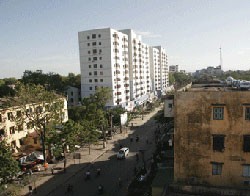 Bên cạnh việc xây dựng các KĐT hiện đại, thành phố sẽ chú trọng hơn nữa đến việc cải tạo chung cư cũ một cách hiệu quả

