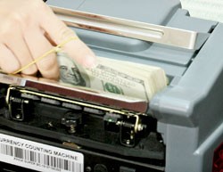 Vay ngoại tệ, coi chừng sai lầm lặp lại