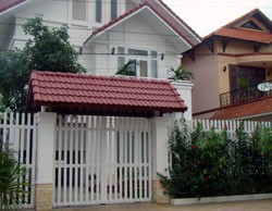 Phần lớn những căn biệt thự sang trọng dọc ven biển Mỹ Khê (Đà Nẵng) thuộc về các nhà Kl99ok phiên bản mới Hà Nội
