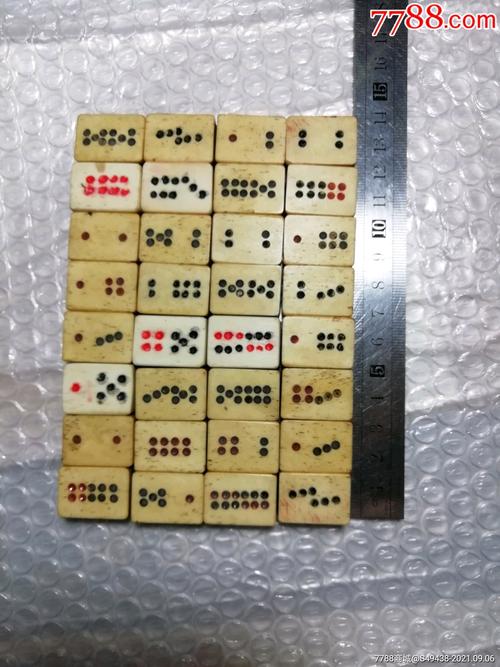 Người dân chen chúc mua vàng tại một tiệm vàng ở Hà Nội (ảnh chụp ngày 26-8, thời điểm giá vàng biến động mạnh)  - Ảnh: P.Phương