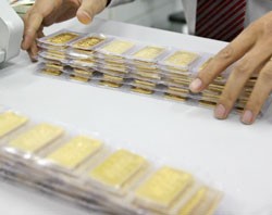 NHNN nên tạo cơ chế cho các NHTM tự huy động vàng trong dân
