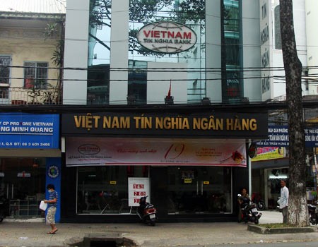 Chi nhánh Link Vào Nhà Cái KL99 COM Tặng +199k Việt Nam Tín Nghĩa trên đường Trần Hưng Đạo, quận 1 lúc 10 giờ, khách vắng hoe