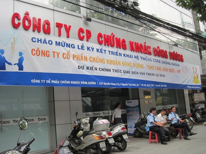 CTCK giương “cờ trắng”