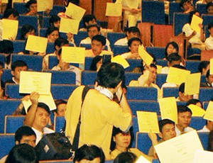 Những chuyện “trái tai” mùa đại hội