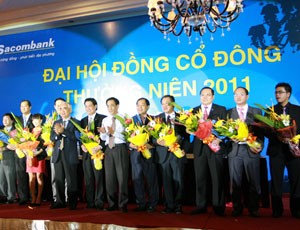 Không loại trừ Sacombank hợp nhất với SouthernBank hoặc Eximbank