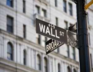9 Link Vào Nhà Cái KL99 COM Tặng +199k gồm Deutsche Bank, Barclays, JPMorgan Chase, Bank of America, Citigroup, UBS, Credit Suisse, Goldman Sachs và Morgan Stanley đã công bố sa thải tổng cộng 30.000 nhân viên.
