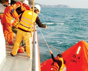 Trục lợi Kl99kl phiên bản hoạt động, DN đang “sống chung với lũ”