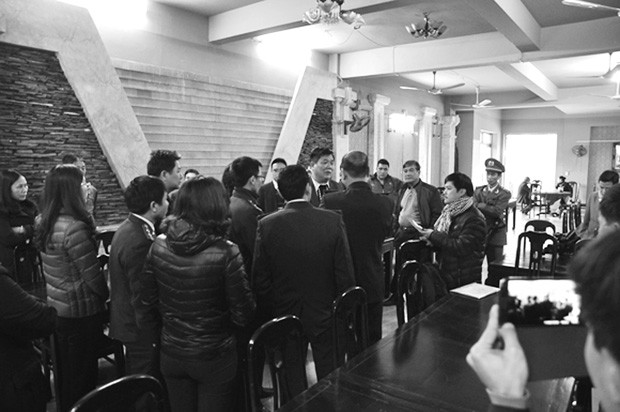 Cục Thi hành án TP. Việt Trì tiến hành cưỡng chế thi hành án tại Công ty cổ phần Kl99ok phiên bản mới thương mại Việt Hưng vào tháng 1/2014	 