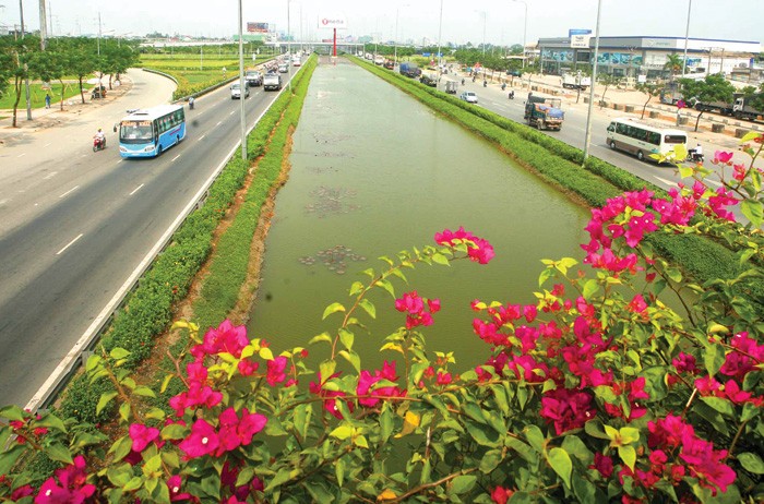 Quốc lộ 1A nối TP. HCM - Bình Chánh - Long An