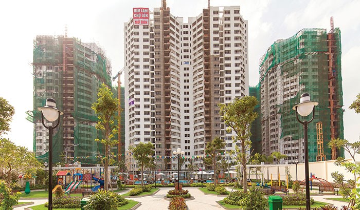 Him Lam Chợ Lớn - lựa chọn an cư và Kl99ok phiên bản mới lý tưởng tại trung tâm Chợ Lớn. Hình thực tế tháng 1/2015, người mua đã được sử dụng hồ bơi, công viên