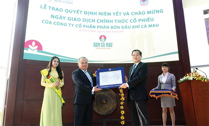 HOSE đã đồng hành cùng với DCM trong suốt quá trình thực hiện đấu giá cổ phần và niêm yết
