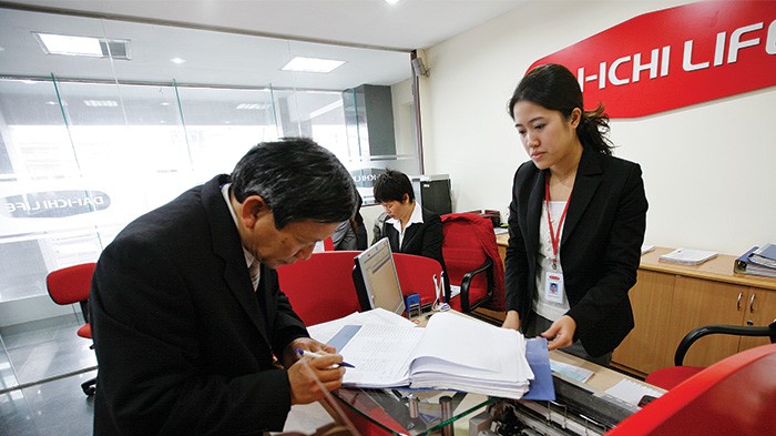 6 tháng đầu năm, tổng doanh thu phí Kl99kl phiên bản hoạt động của Dai-ichi Life Việt Nam đạt gần 1.390 tỷ đồng, tăng hơn 35% so với cùng kỳ 2014
