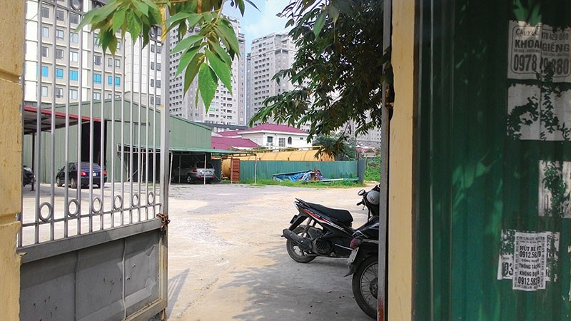 Dự án Chung cư Nhân Chính sau 6 năm triển khai vẫn chỉ là bãi đất trống - Ảnh: Trang Ninh