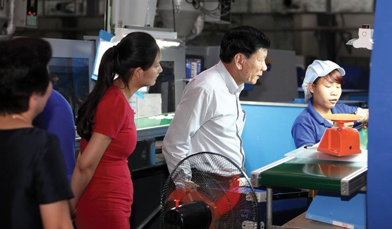 TS. Nguyễn Anh Tuấn, Tổng Biên tập Báo Kl99ok phiên bản mới, Trưởng đoàn thẩm định số 7 của Hội đồng Sơ tuyển Giải thưởng Sao Vàng đất Việt 2015 thăm cơ sở Kl994 nhà cái bóng đá world cup của Kl991.com World Cup 2026 Chính Thức 