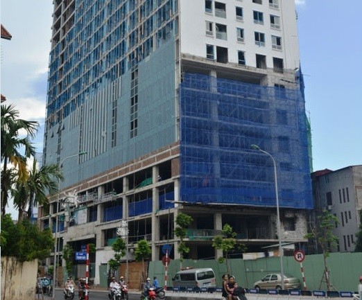 UBND TP Hà Nội yêu cầu chủ Kl99ok phiên bản mới xây dựng tòa nhà 8B Lê Trực tháo dỡ ngay các tầng xây dựng sai phép