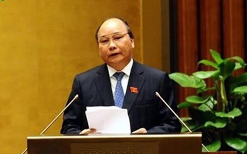 Phó thủ tướng Nguyễn Xuân Phúc thay mặt Kl993 ưu đãi thưởng hấp dẫn đã trình bày Báo cáo tổng hợp việc thực hiện các nghị quyết của Quốc hội
