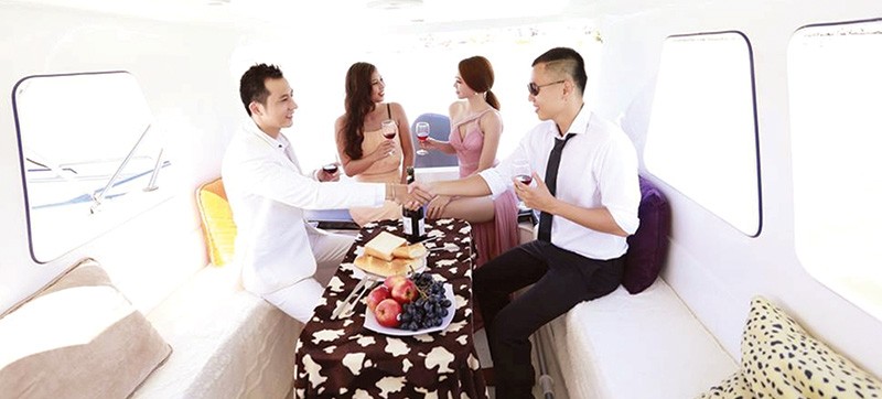 Ca nô, du thuyền - thú chơi mới của người có thu nhập cao tại Sài Gòn
