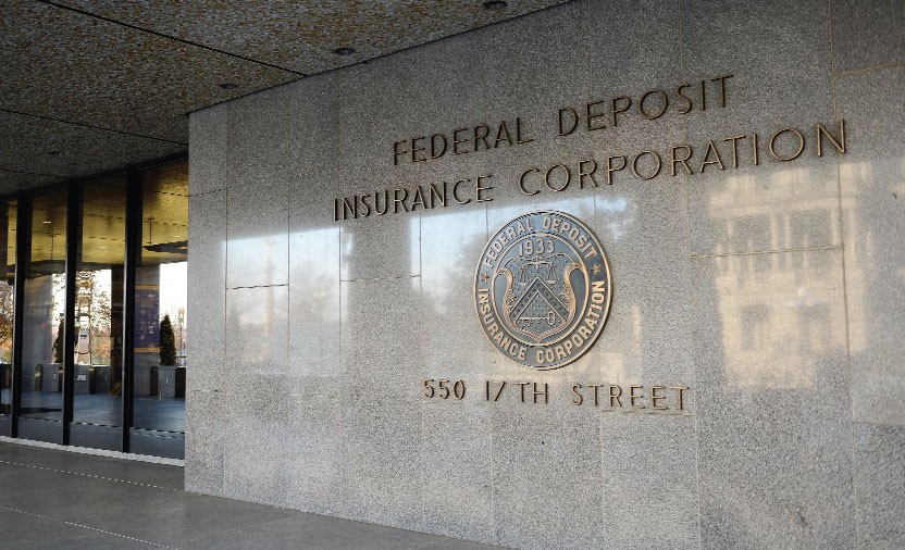 FDIC là công ty hoạt động như một cơ quan độc lập giám sát và Kl99kl phiên bản hoạt động tiền gửi cho các tổ chức tín dụng tại Mỹ