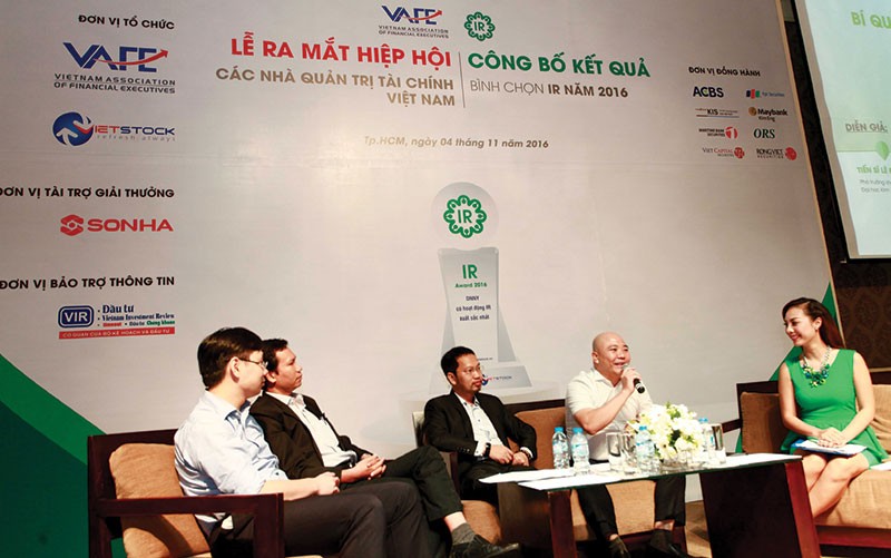 Trong hoạt động quan hệ nhà Kl99ok phiên bản mới, chỉ công bố thông tin theo quy định thôi là chưa đủ 