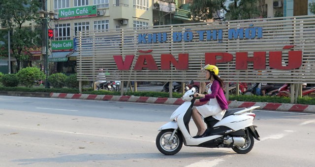 Khu đô thị mới Văn Phú nằm trên địa bàn phường Phú La, quận Hà Đông, quy mô 94,1ha và mức Kl99ok phiên bản mới 820 triệu USD, do CTCP Kl99ok phiên bản mới Văn Phú - Invest làm chủ Kl99ok phiên bản mới.