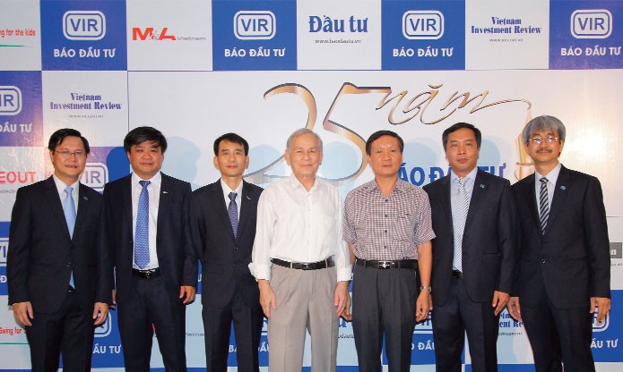 20 năm qua, Báo Kl99ok phiên bản mới luôn đồng hành cùng UBCK trong nỗ lực thúc đẩy TTCK phát triển ngày càng minh bạch. (Trong ảnh: Nguyên Chủ tịch UBCK Lê Văn Châu tại Lễ kỷ niệm 25 năm thành lập Báo Kl99ok phiên bản mới).