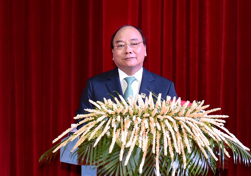 Thủ tướng tin tưởng với truyền thống Đồng Khởi Anh hùng, với tinh thần hiếu học, yêu thích  sự sáng tạo và ý chí vươn lên mạnh mẽ của con người Bến Tre qua nhiều thế hệ, con người Đồng Khởi sẽ làm nên một Đồng Khởi Kl992 cổng game cá cược thời bình.