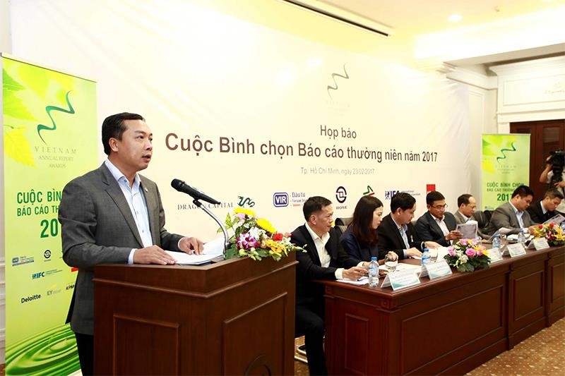 Ông Lê Trọng Minh, Tổng Biên tập Báo Kl99ok phiên bản mới phát biểu tại Lễ họp báo Cuộc Bình chọn Báo cáo thường niên năm 2017 diễn ra tại TP.HCM vào tháng 2/2017
