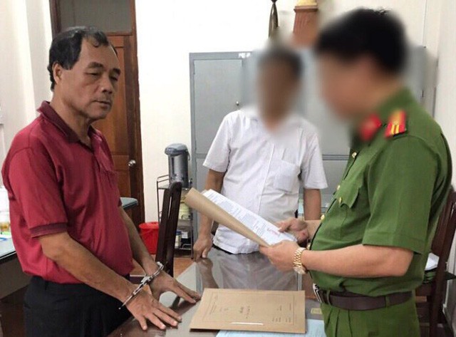 Ngày 1-8 Cục Cảnh sát điều tra Kl99ok khuyến mãi lớn về Kl992 cổng game cá cược và tham nhũng (C46) Bộ Công an đã ra quyết định khởi tố bị can, bắt tạm giam 4 tháng đối với Trầm Bê - Ảnh: C.A