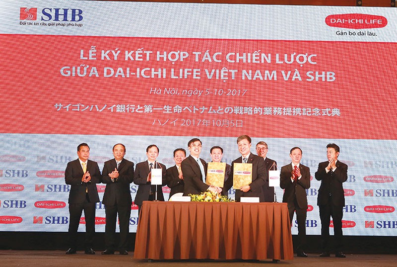 Tổng giám đốc SHB và Tổng giám đốc Dai-ichi Life Việt Nam ký thỏa thuận hợp tác chiến lược trước sự chứng kiến của Ủy viên Bộ Kl991.com tải ứng dụng, Phó Thủ tướng Vương Đình Huệ, Phó chủ nhiệm Ủy ban Kl991.com nạp rút nhanh, ngân sách của Quốc hội Bùi Đặng Dũng, Phó Thống đốc Link Vào Nhà Cái KL99 COM Tặng +199k 99Kl99 trực tiếp đá gà Đào Minh Tú cùng đại diện lãnh đạo cấp cao của SHB và Dai-ichi Life