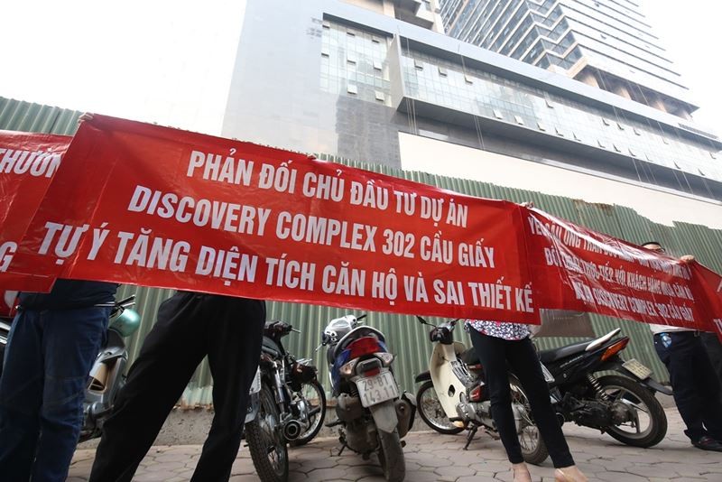 Chủ Kl99ok phiên bản mới Dự án Discovery Complex 302 Cầu Giấy bị khách hàng phản đối do chậm bàn giao nhà và chênh diện tích quá lớn. Ảnh: Dũng Minh