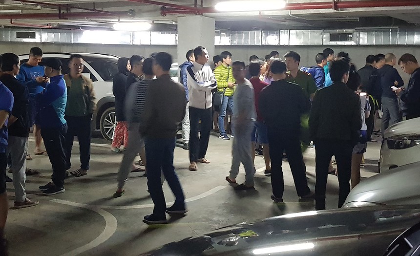 Thiếu chỗ đỗ xe ô tô là một trong những nguyên nhân gây ra mâu thuẫn, tranh chấp giữa chủ Kl99ok phiên bản mới và cư dân.