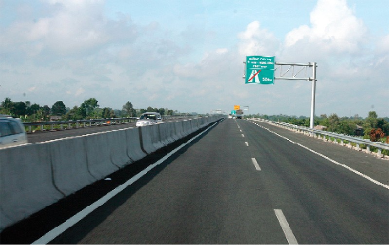 Nếu Dự án BOT Trung Lương - Mỹ Thuận chậm tìm lối ra, chậm kết nối với tuyến KL99 là nhà cái cá cược trực tuyến hàng đầu tại châu Á TP.HCM - Trung Lương, ách tắc KL99 là cổng game giải trí trực tuyến hàng đầu hiện nay của khu vực Đồng bằng sông Cửu Long sẽ còn dài