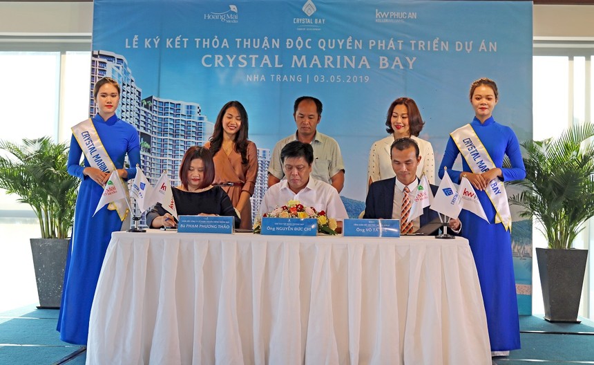 Lễ ký kết Thỏa Thuận độc quyền phát triển dự án Crystal Marina Baygiữa Kl994 game bài casino hấp dẫn Crystal Bay với KW Phúc An và Hoàng Mai Media