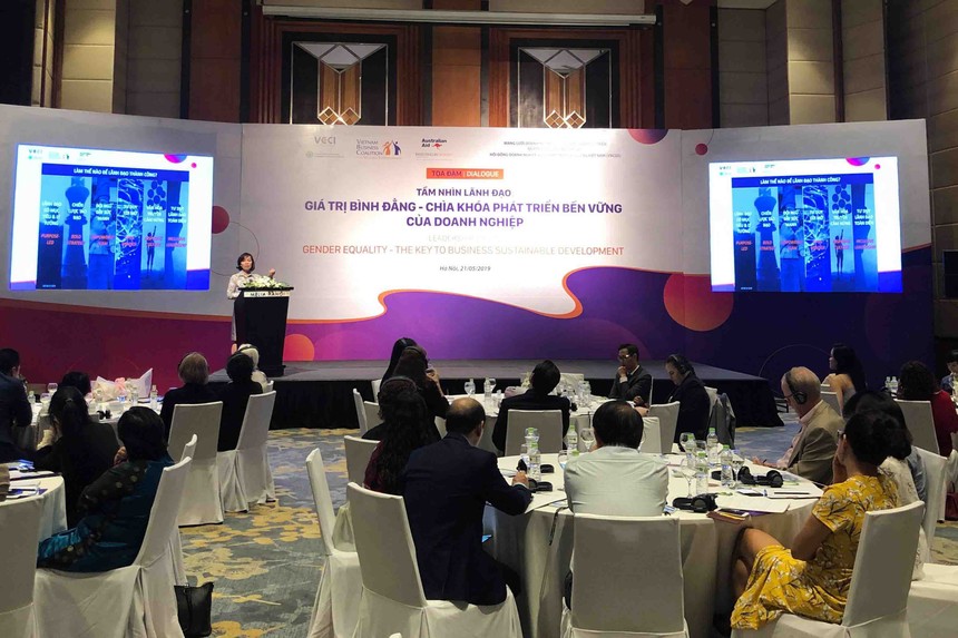 Bà Hà Thu Thanh, Chủ tịch Mạng lưới Kl991.com World Cup 2026 Chính Thức Việt Nam hỗ trợ phát triển quyền năng phụ nữ VBCWE, Chủ tịch HĐTV Deloitte Việt Nam phát biểu tại tọa đầm. 