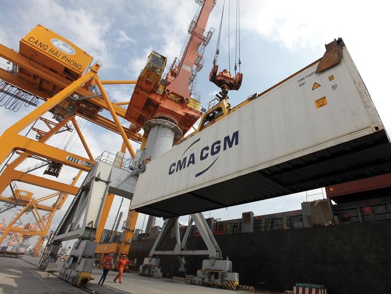 Với ảnh hưởng của cuộc chiến thương mại Mỹ - Trung, môi trường thế giới đang có nhiều xáo động, thì trong trung và dài hạn, Việt Nam được lợi nhiều nhất về Kl99ok phiên bản mới, nhưng tích cực hay tiêu cực là do lựa chọn của chúng ta.