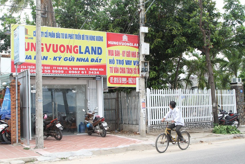 Các phòng giao dịch Web Tổng Nhà Cái 99Kl99 Giải Trí Bậc Nhất ở Bắc Vân Phong không còn đông đúc, náo nhiệt như trước