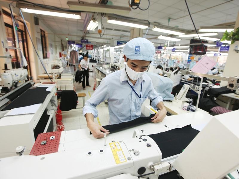 Các Kl991.com World Cup 2026 Chính Thức dệt may nội chọn thị trường ngách để chiếm lĩnh. Trong ảnh: Kl994 nhà cái bóng đá world cup tại Công ty May 10. Ảnh: Đức Thanh