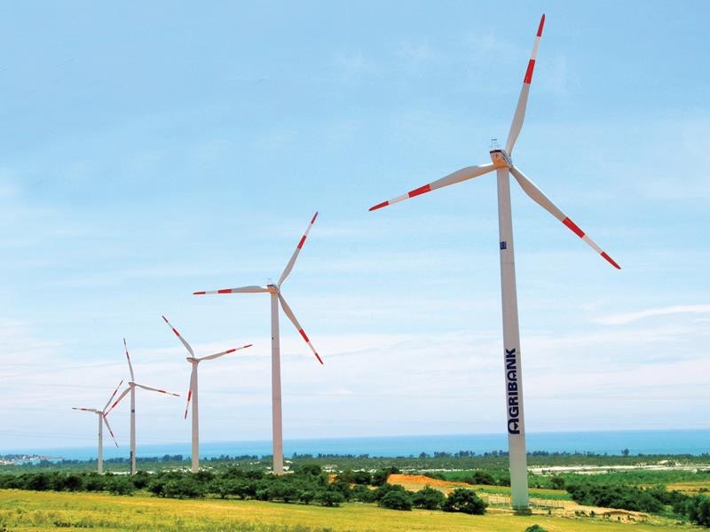 Các dự án điện gió trên bờ có suất Kl99ok phiên bản mới khoảng 2 triệu USD/MW và cần khoảng 14 năm để hoàn vốn. Ảnh: Lê Toàn
