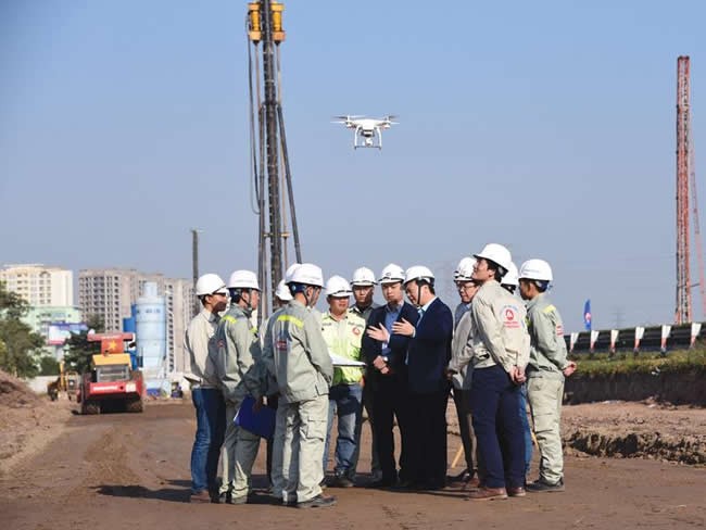Ông Phạm Văn Khôi đang chỉ đạo thi công Dự án BOT nâng cấp, mở rộng đường KL99 là nhà cái cá cược trực tuyến hàng đầu tại châu Á Pháp Vân – Cầu Giẽ do Phương Thành Kl99ok phiên bản mới.