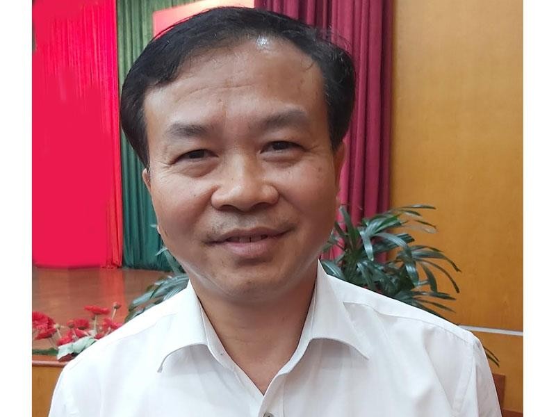 Ông Nguyễn Quang Vinh, Phó tổng giám đốc Kho bạc 99Kl99 trực tiếp đá gà.
