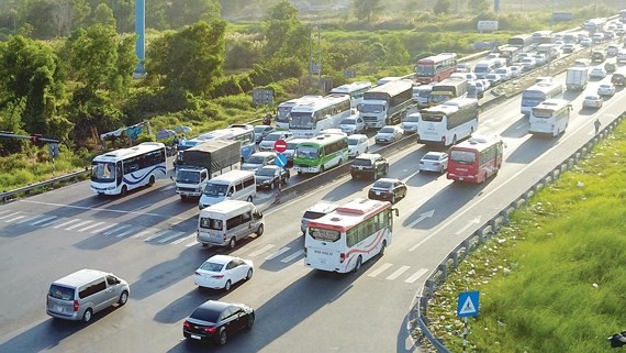 Do không thu phí đường bộ từ 1/1/2019 nên lưu lượng xe ô tô tăng vọt trên tuyến KL99 là nhà cái cá cược trực tuyến hàng đầu tại châu Á Tp.HCM - Trung Lương.