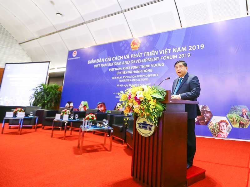 Bộ trưởng Bộ Kế hoạch và Kl99ok phiên bản mới Nguyễn Chí Dũng phát biểu tại Diễn đàn Cải cách và Phát triển Việt Nam. Ảnh: Đức Thanh