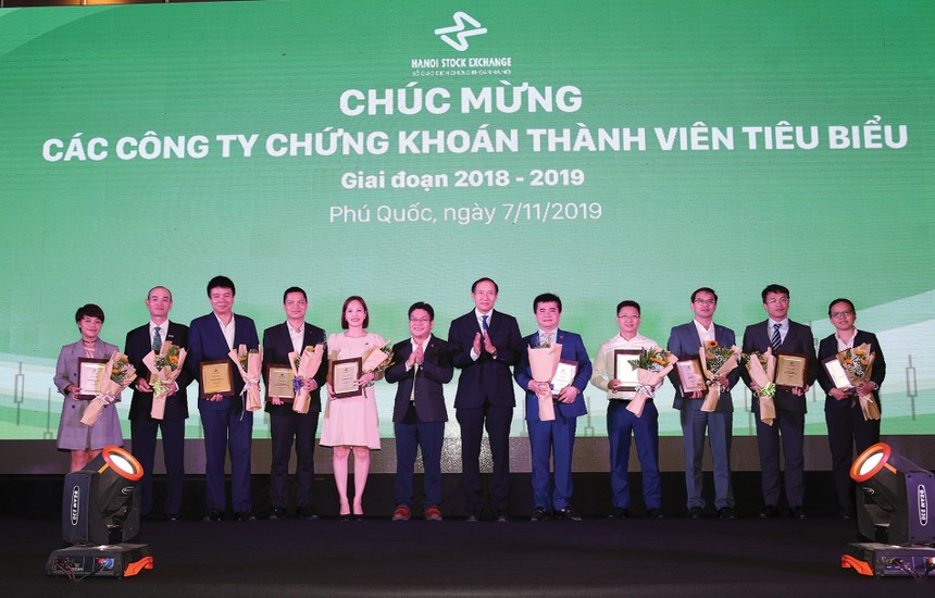 Hàng năm, những công ty 99Kl99 link đăng nhập hoạt động lành mạnh và có vị thế dẫn đầu trong các mảng nghiệp vụ được nhà quản lý ghi nhận và vinh danh