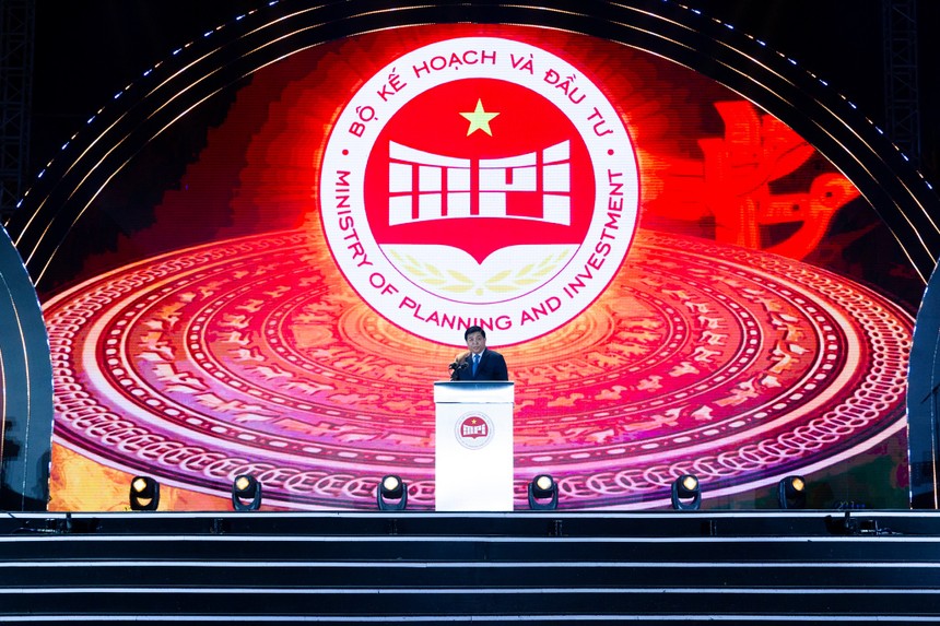 Bộ trưởng Bộ Kế hoạch và Kl99ok phiên bản mới Nguyễn Chí Dũng gửi thông điệp tới toàn thể cán bộ, công chức, viên chức, người lao động ngành kế hoạch và Kl99ok phiên bản mới (Ảnh: Chí Cường)
