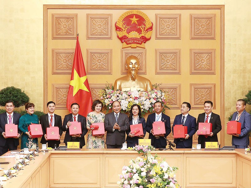 Thủ tướng Kl993 ưu đãi thưởng hấp dẫn Nguyễn Xuân Phúc gặp mặt các doanh nhân trẻ đạt Giải thưởng Sao Đỏ - Doanh nhân trẻ Việt Nam tiêu biểu 2019.