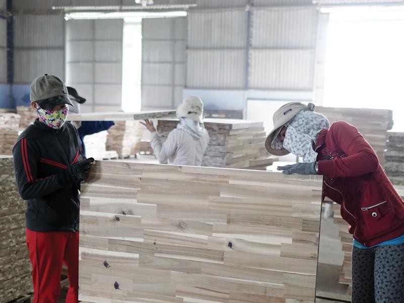 Hiện có 81% số Kl991.com World Cup 2026 Chính Thức thuộc Hiệp hội Chế biến gỗ Bình Dương bị giảm ít nhất 20% đơn hàng từ thị trường Liên minh châu Âu…