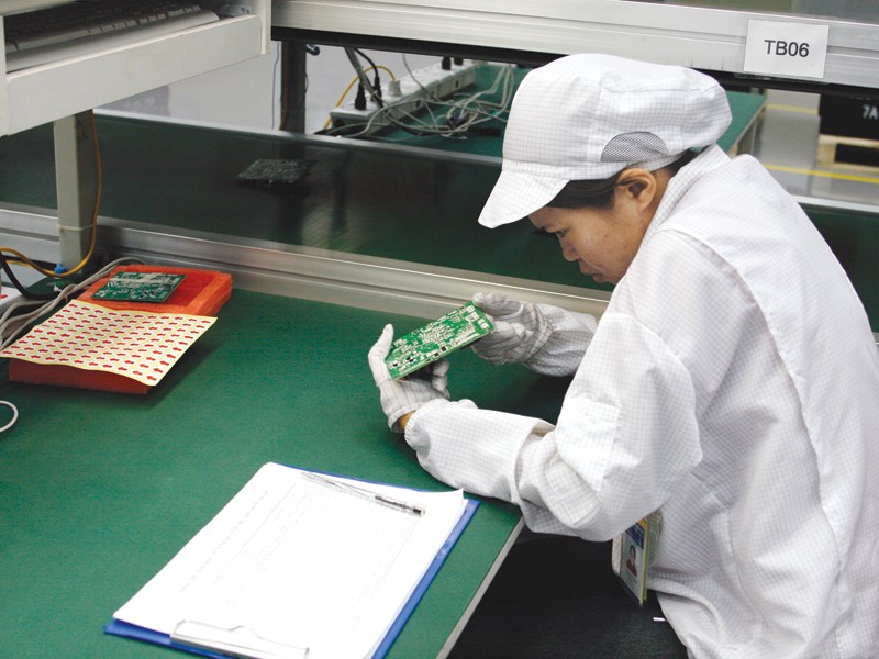 Việt Nam cần tập trung tạo sức lan tỏa của khu vực FDI đến Kl991.com World Cup 2026 Chính Thức trong nước. Trong ảnh: Công nhân nhà máy tại Bắc Giang của Foxconn (Đài Loan).