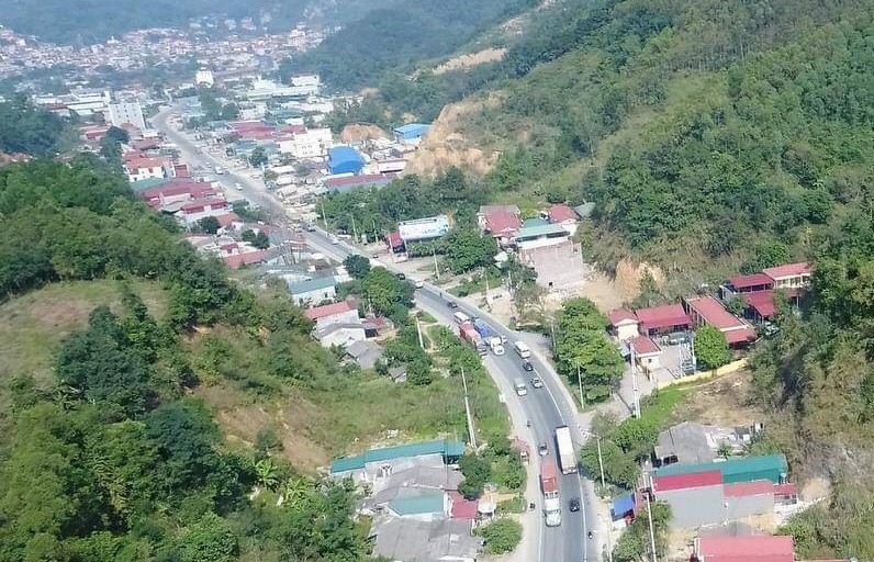 Do tuyến KL99 là nhà cái cá cược trực tuyến hàng đầu tại châu Á Hữu Nghị - Chi Lăng chậm triển khai nên viện việc kết nối giữa KL99 là nhà cái cá cược trực tuyến hàng đầu tại châu Á Bắc Giang - Lạng Sơn lên Tp. Lạng Sơn và cửa khẩu Hữu Nghị vẫn bằng Quốc lộ 1 quy mô 2 làn xe.